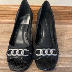 Karen Scott size 6 black low heels